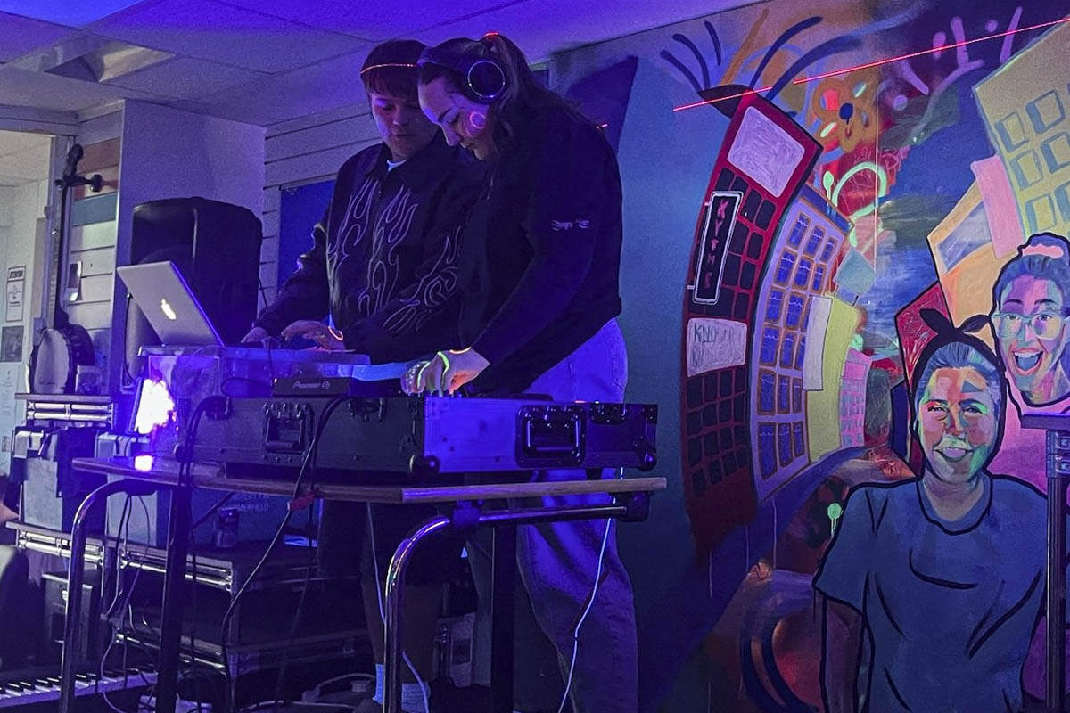 New DJ Decks Strike the Right Note