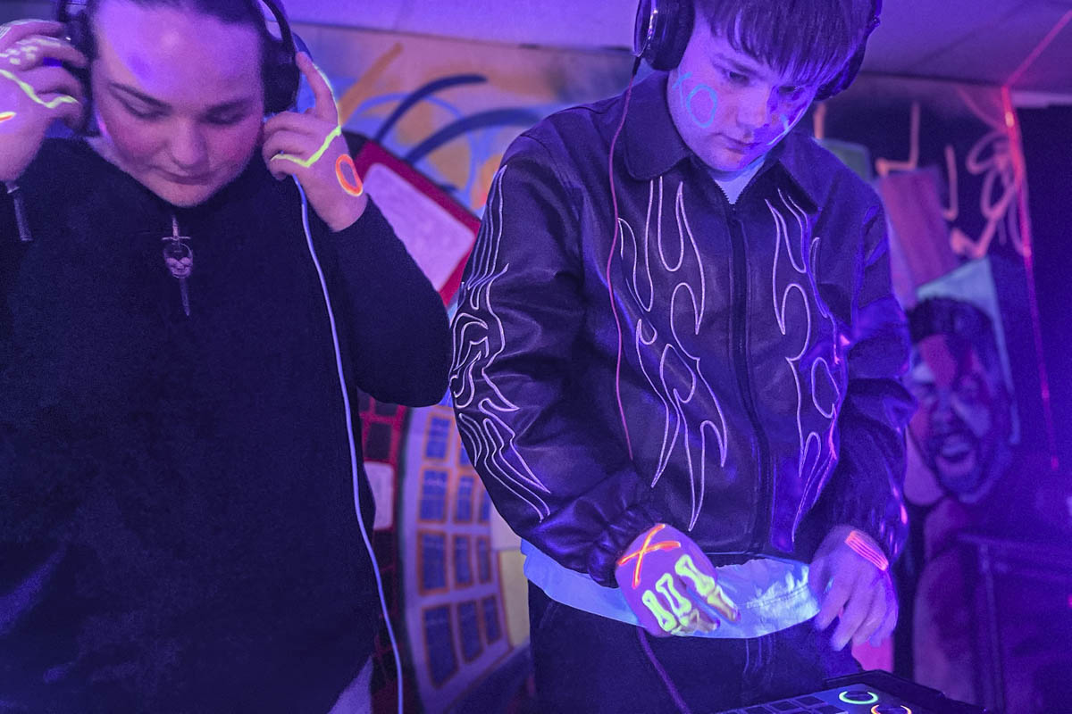 New DJ Decks Strike the Right Note